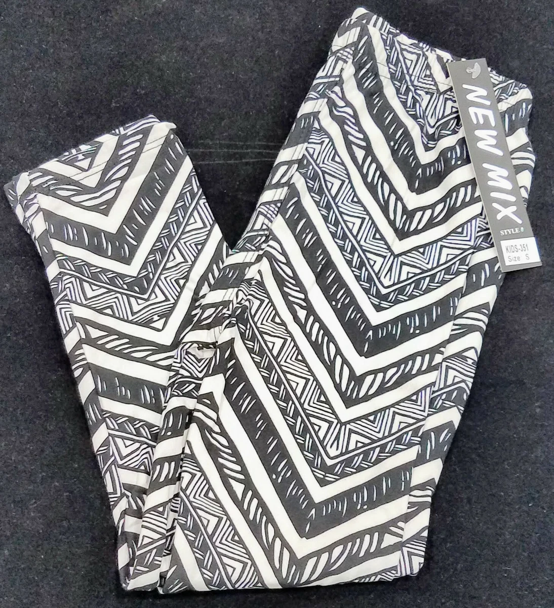 Adult Leggings New Mix Black & White Zig Zag Theme ~ One Size and Plus Size