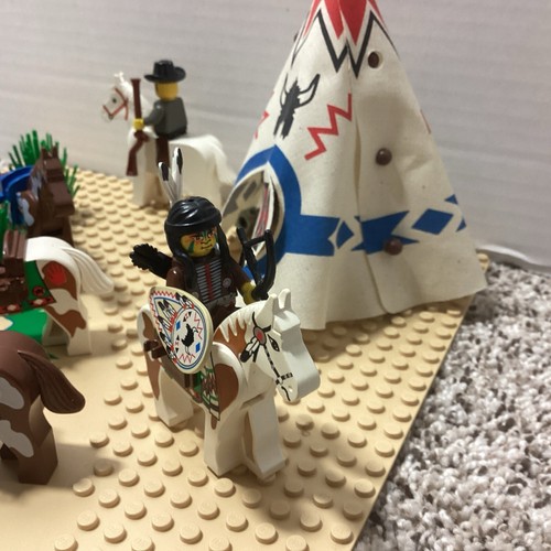 lego minifigures Cowboys And Native American Indians Horses Teepee Canoe Snake - Picture 4 of 8