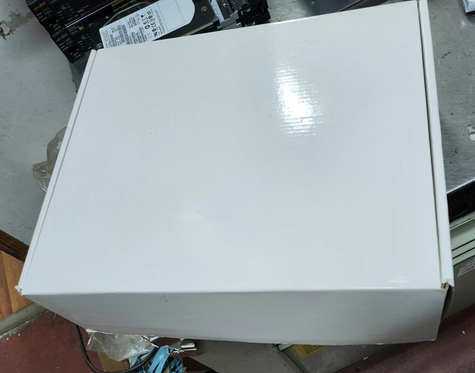 AUDIOCODES 430HD GGWV00549 IP Phone w/Headset, EU Power Adapter & Base Stand NEW - Image 4 of 4