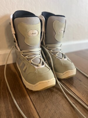 Lamar AKA Snowboarding Boots, Womens 8