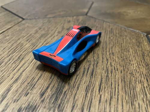 Majorette Marvel TM 2004 Spiderman Red/Blue Die-cast Scale Model - Picture 3 of 4