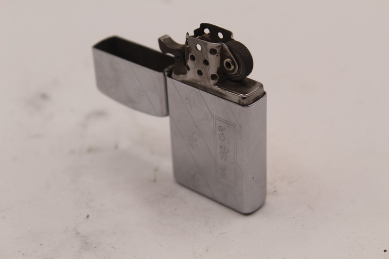 VINTAGE SLIM ZIPPO LIGHTER WITH PINSTRIPES ON CHROME #8