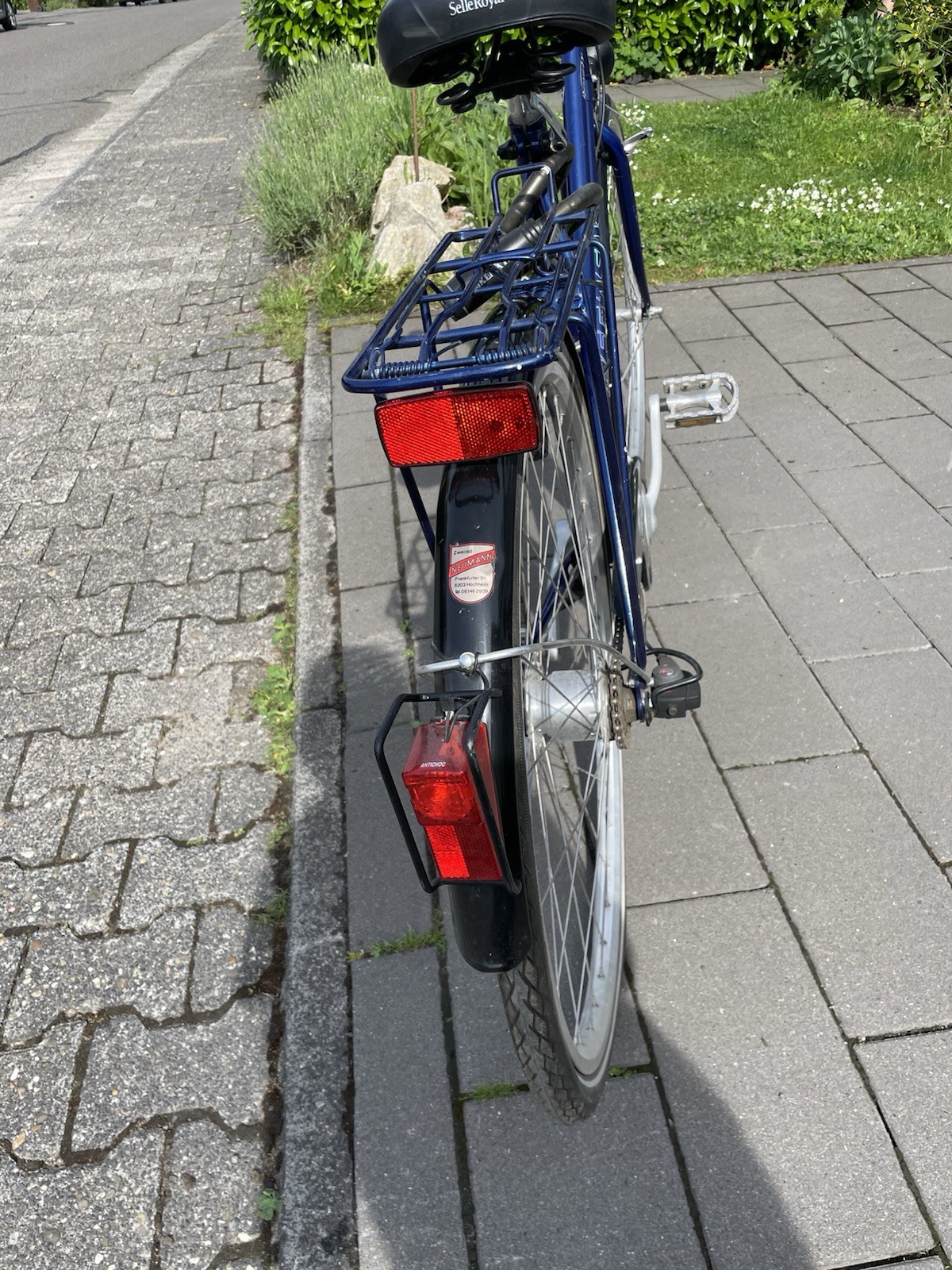 Bild 2 von 12
