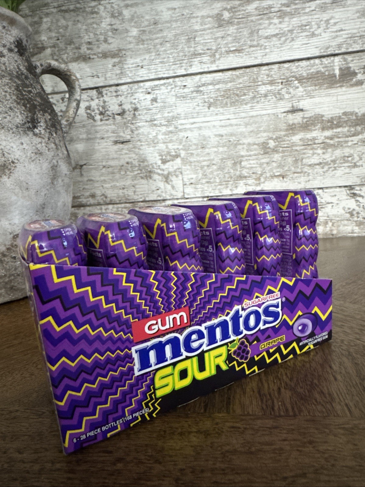 Full Box 6x Packs Mentos Sour Grape Gum, 28 Pieces Each - 1.