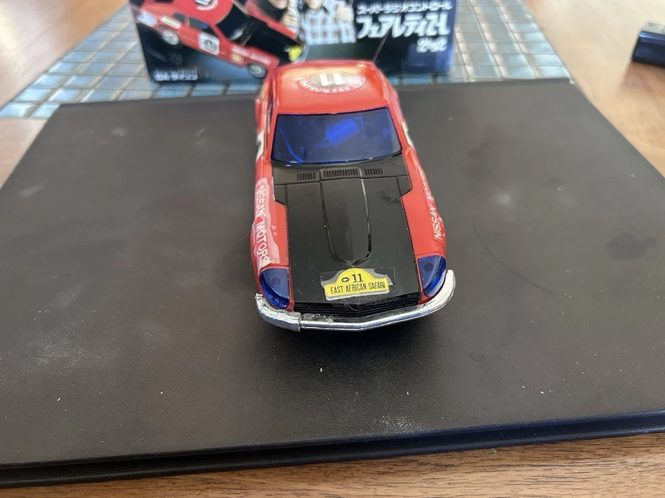 Coche de radiocontrol GA Daishin vintage “Z” Fairlady con control remoto Foto 3 de 4