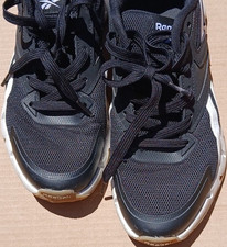 Reebok Men s Black Low Top Lace-Up Athletic Sneakers Mesh Upper FW0996