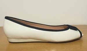 GEOX Scarpe donna Ballerine aperte in punta in vernice bianco fiocco nero D22P7C GEOX Scarpe donna Ballerine aperte in punta in vernice bianco fiocco nero D22P7C