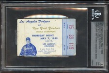 Top 10 Roy Campanella Baseball Cards 22