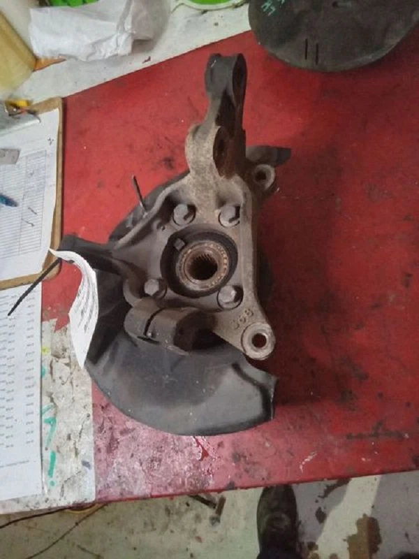 Subaru Forester 2009-2014 pasajero husillo delantero derecho nudillo OEM Foto 2 de 4