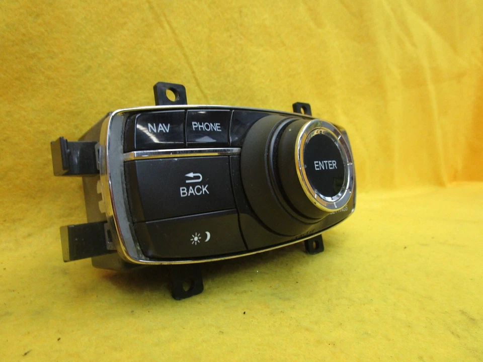 Interruptor de control central multimedia de navegación Acura RLX 2014-2020 PN 39050-TY2-A01 Foto 3 de 4