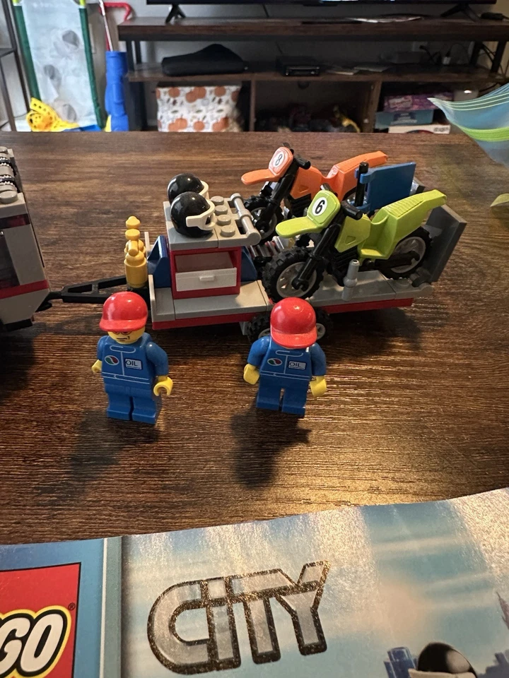 LEGO City: Dirt Bike Transporter (4433) 99% completo con instrucciones Foto 2 de 4