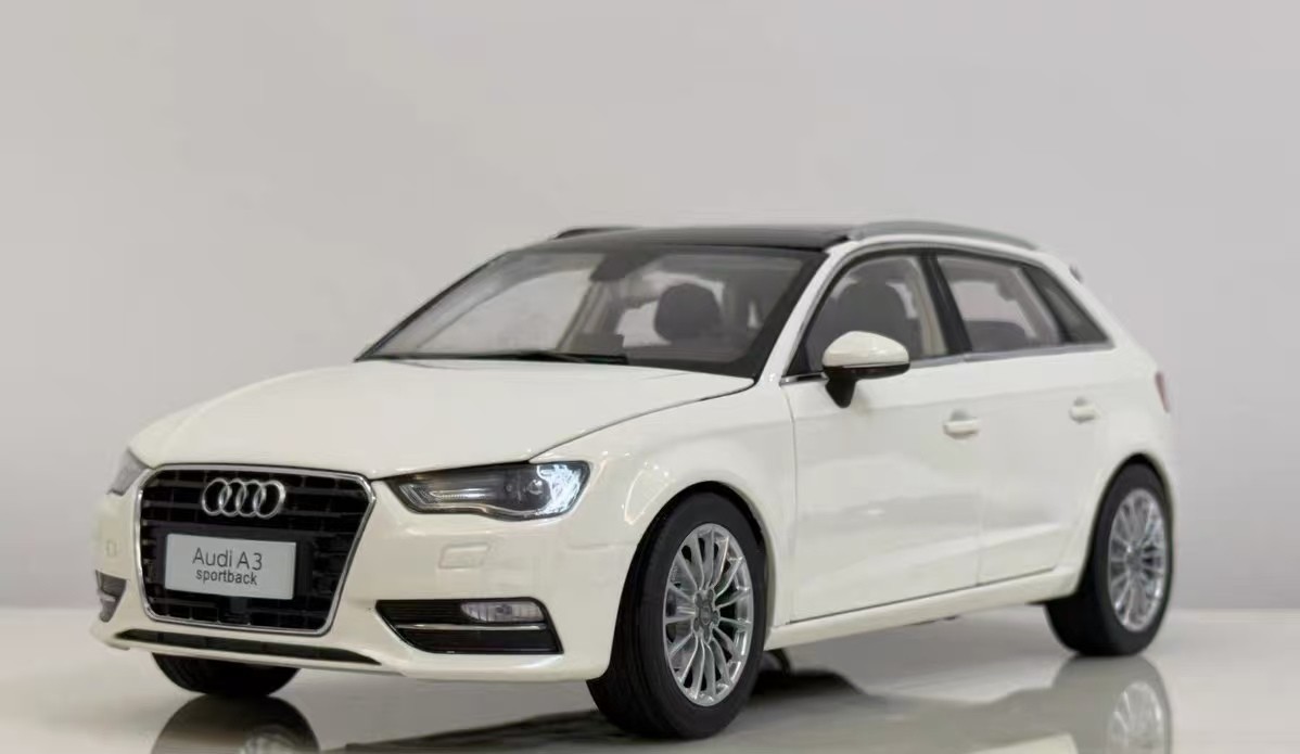 Audi A3 Sportback ホワイト　ミニカー　1/18 1/18 AUDI A3 SPORTBACK CAR DIE CAST MODEL WHITE RARE | eBay