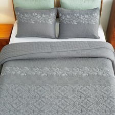 Floral Embroidered Quilt Set Bedding Set Reversible Farmhouse Bedspread Coverlet