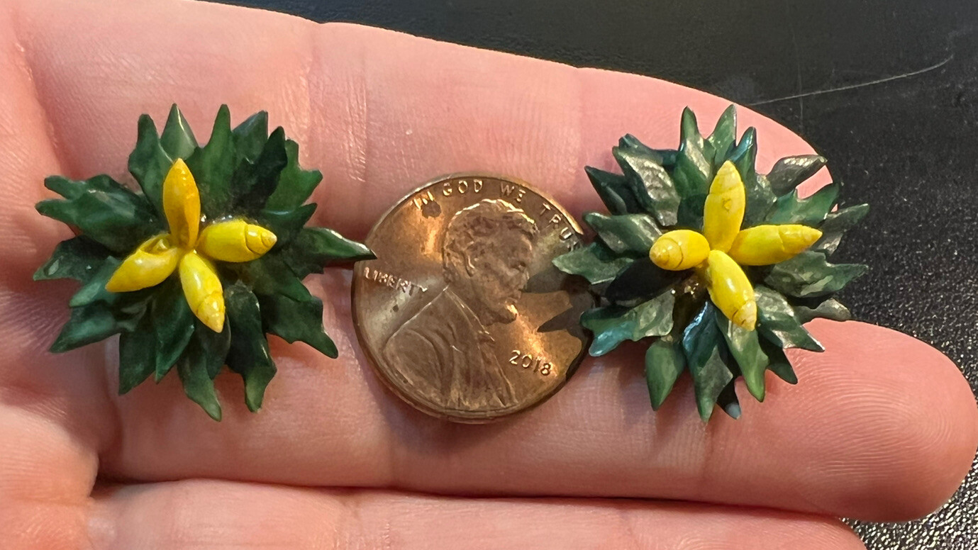 tiny shell earrings screw on - image 6