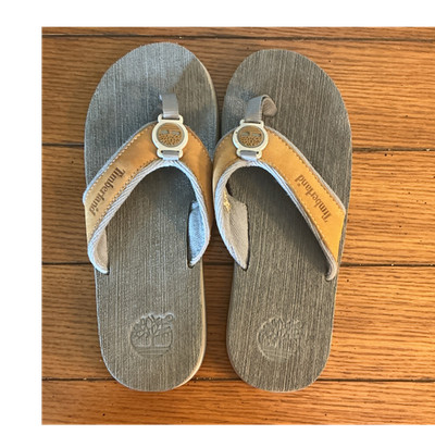 Timberland KIDS Thong Sandals Gray Tan Logo Comfort Slip-On Outdoor Casual