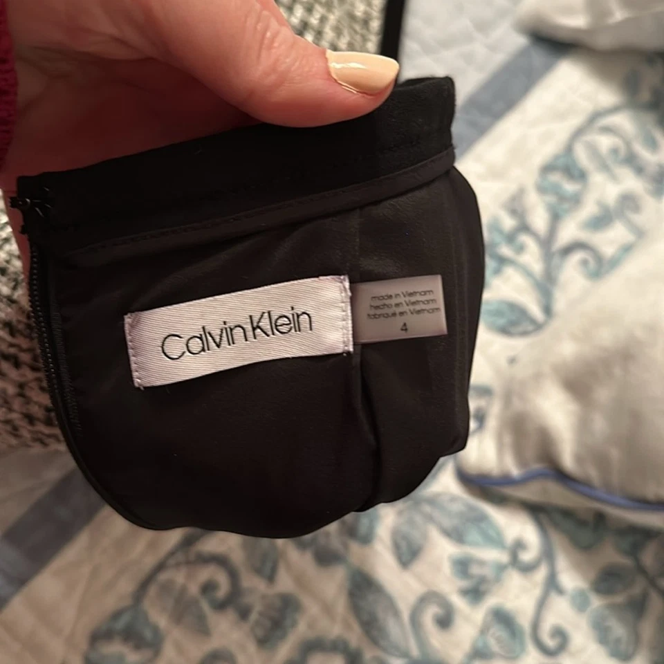 Calvin Klein falda tweed blanco y negro Foto 3 de 4