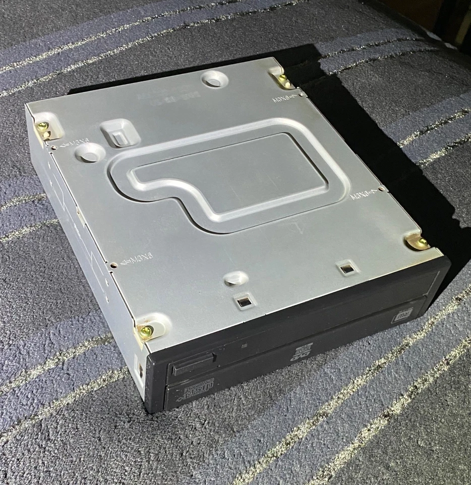 Desktop Internal SATA Player Reader DVD CD Burner Optical Drive (PARTLY WORKING) - Image 3 of 4