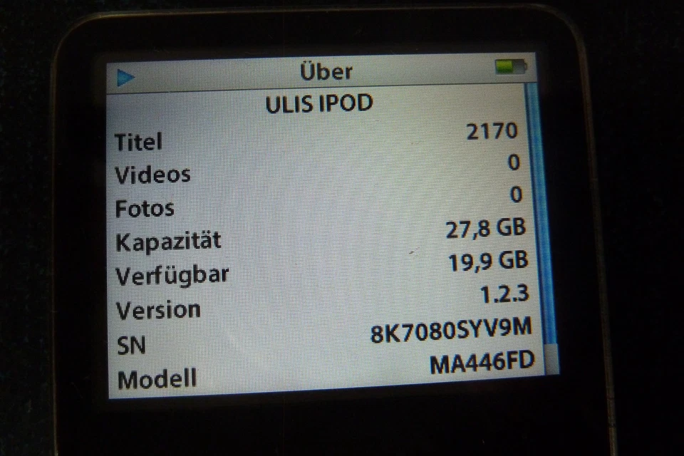 Apple iPod Classic 5th 5.5 Generation  30GB Schwarz A1136 - Bild 4 von 4