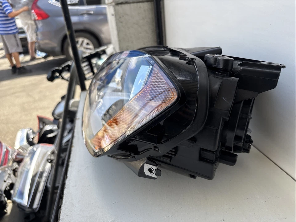 FARO IZQUIERDO VOLKSWAGEN GTI 2015-2017 LADO IZQUIERDO TAPA DE RECAMBIO USADO Foto 4 de 4