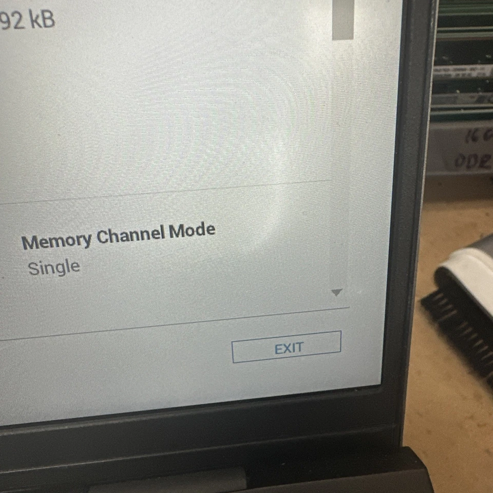 Dell Vostro 15 5510 15.6" i5-11300H 8GB RAM Sin OS/SSD *punto blanco* *cuerpo* Foto 3 de 4