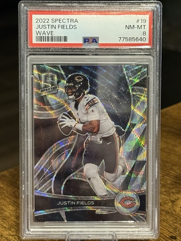 2022 Panini Spectra /11 Justin Fields Wave Prizm SSP PSA 8 NM-MINT Bears
