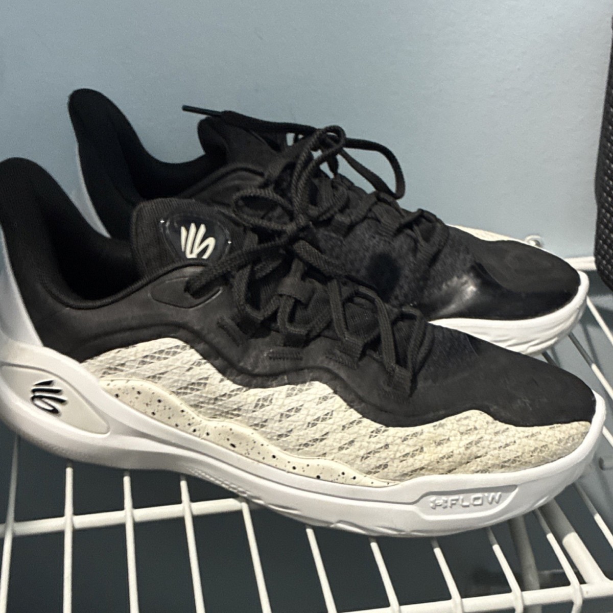 Under Armour Curry Flow Low Top Basketball Sneakers Black/White