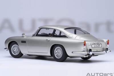 (希少品)AUTOart astonmartin DB5 007edition AUTOart Aston Martin DB5 Silver 007 Goldfinger Version w