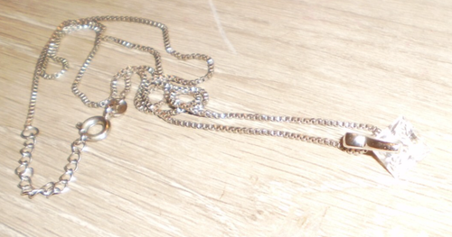 18" Sterling Silver chain with Diamond shape pendant - Picture 3 of 3