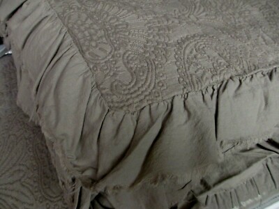 Inup Home Portugal Taupe Hellbraun Matelasse Damast Blumenmuster