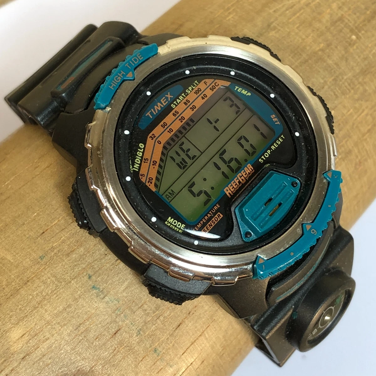 Vintage Timex Mens Reef Gear Model 561482 Indiglo Temperature Sensor Compass
