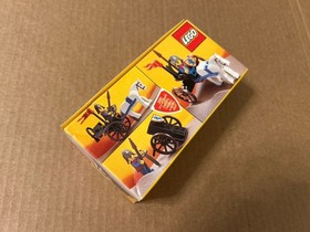 LEGO Castle: Knights' Arsenal (6016) -Brand New In Factory Sealed Box
