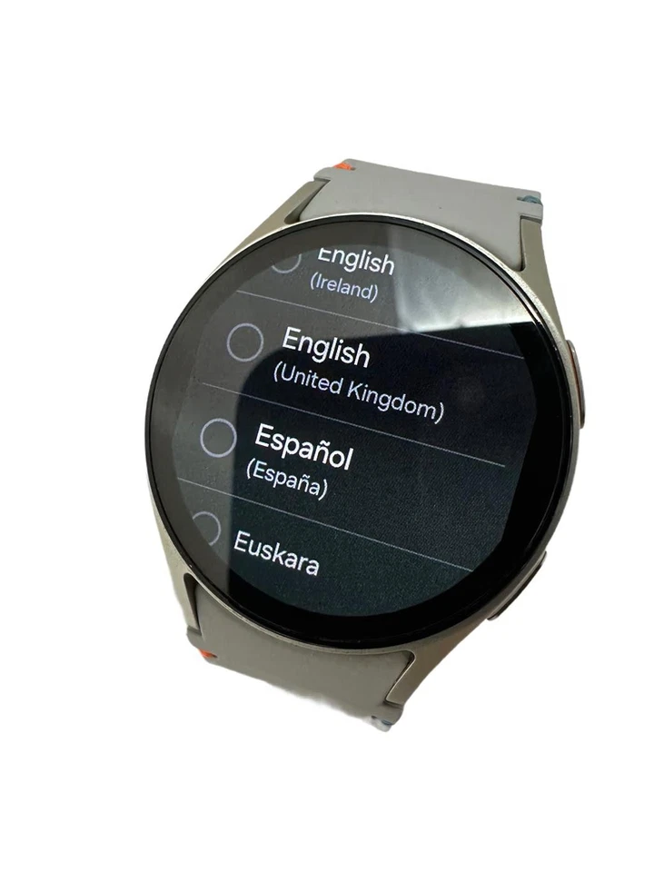 Samsung Galaxy Watch 7 40mm Silver tested SM-L300 GPS 1 year UK Warranty Grade A - Image 2 of 4