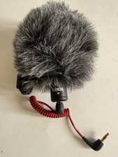 Rode VideoMicro Compact Microphone with Windscreen  3.5mm Cable for Cameras