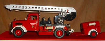 Schuco-00203-Elektro Construction MAN Feuerwehr mit Anhänger-43cm-ovp-Zustand 1