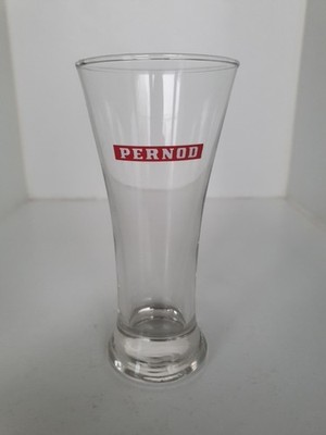 Vintage 90er Jahre Pernod Glas, weißer Schriftzug auf rotem Block 15 cm hoch