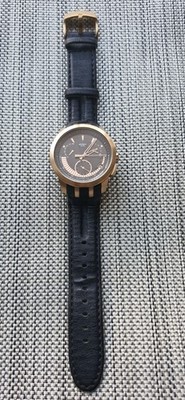 Swatch Irony Retrograde  YRG400 Serious Affair  Top    