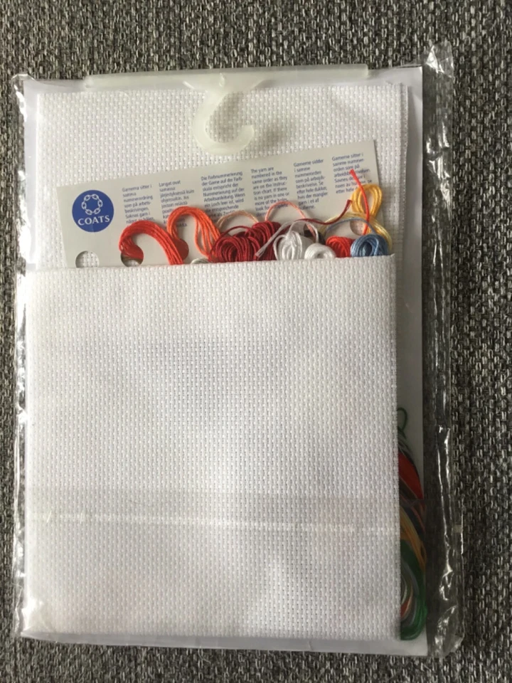 ANCHOR IDENA  CROSS STITCH KIT - FATHER CHRISTMAS AND ELF SNOWBALLING. - Image 3 of 3