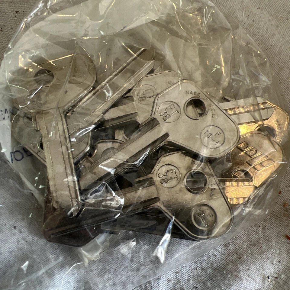 TAYLOR OR ILCO Lot Of 10 New Taylor F79-3 Key Blanks Vintage Fiat Vehicles Ilco FT38 NOS
