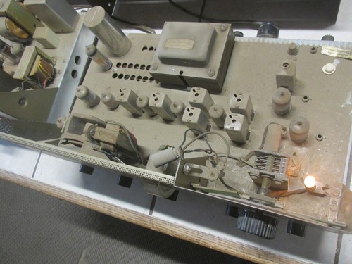 Browning Eagle R-27 Receiver and S-23 Transmitter 23 Channel CB Radio Powers On - Picture 6 of 9