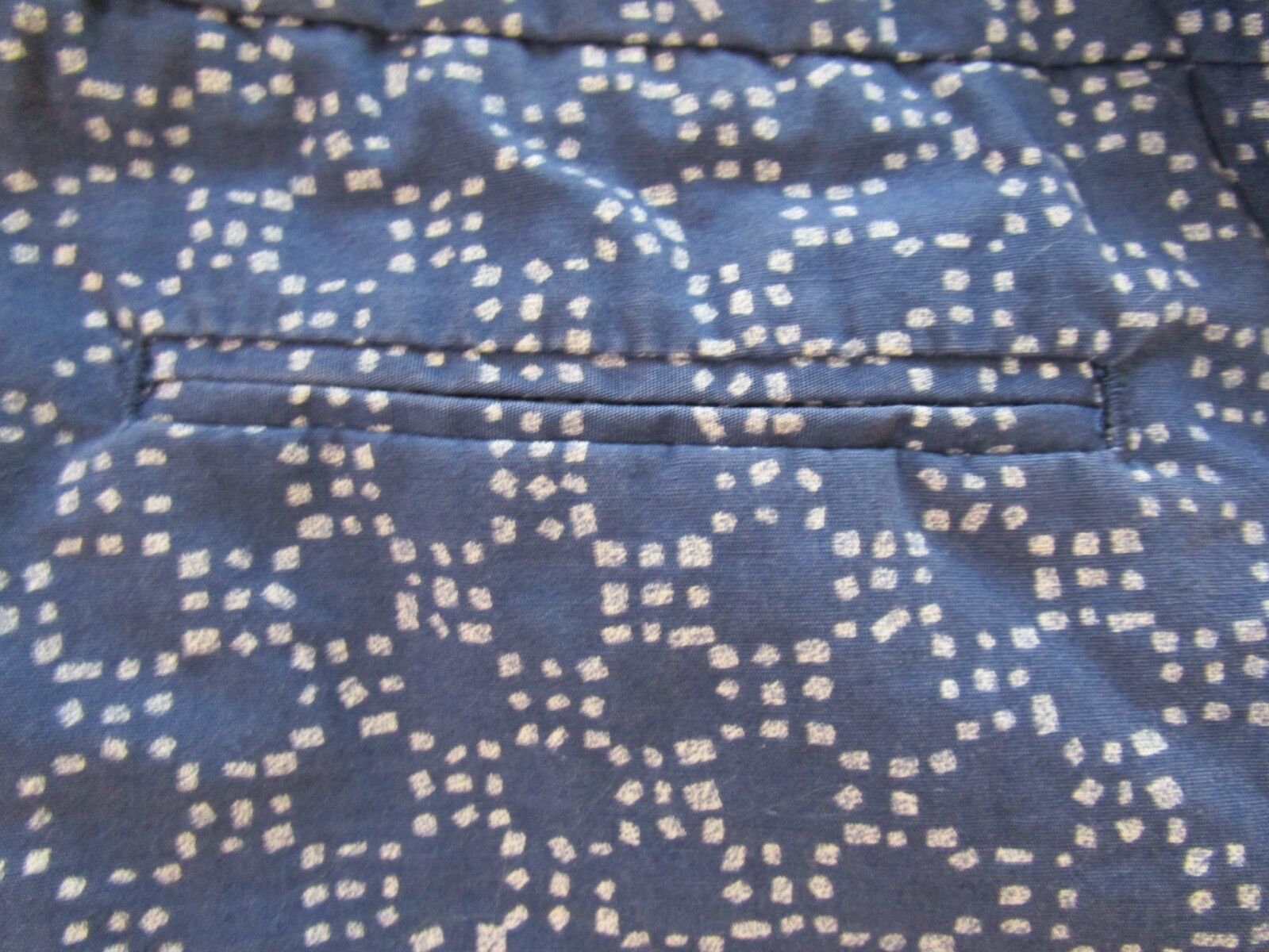 Gap Blue White Geometric Pattern Short Shorts Wom… - image 3