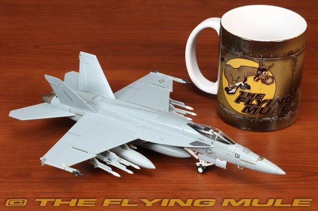 Hobby Master 1:72 F/A-18E Super Hornet USN Daga Equipo Daga con Hoja de Calcomanías Foto 4 de 4