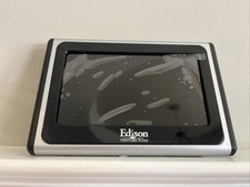 7 Digital Photo Frame With Brand New 2 GB SD Card And Remote