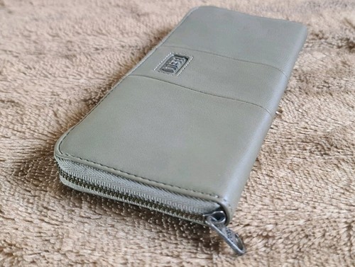 Cartera/Cartera DIESEL "GRANATO S" Damas Cuero Cremallera Alrededor. Green New Shop Sucio - Imagen 11 de 24