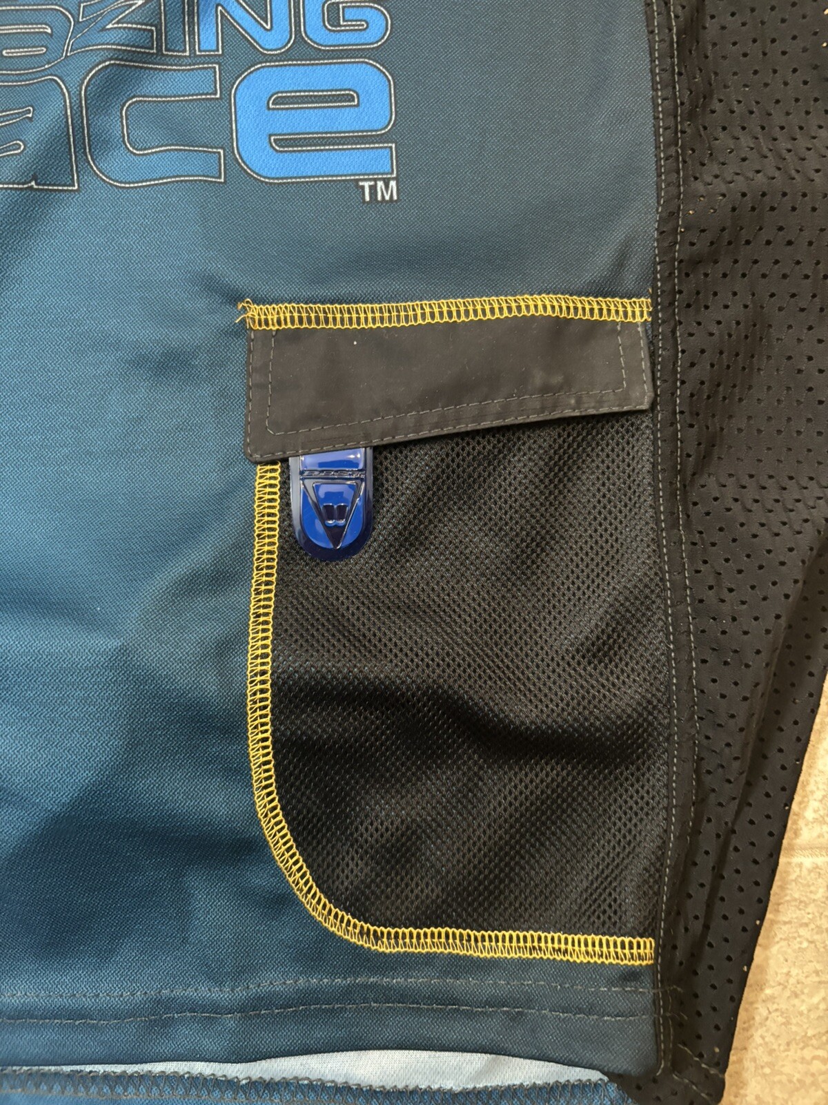 CBS The Amazing Race Cycling Style Shirt XL