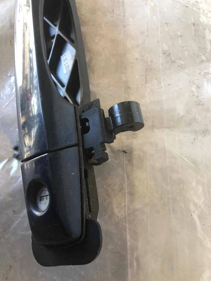 Cadillac SRX 2007 manija de puerta exterior delantera izquierda lado del conductor izquierda izquierda usada Foto 4 de 4