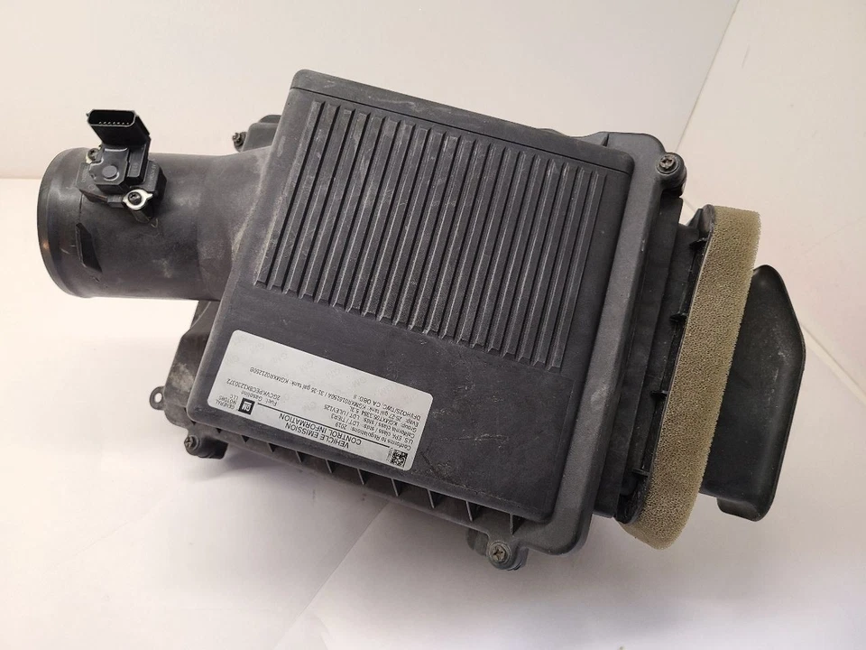 2017 2018 2019 2020 CADILLAC ESCALADE Air Cleaner  - Image 2 of 4