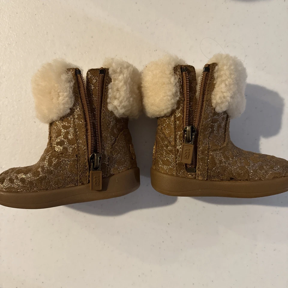 UGG Baby Boots Size 2/3 Glitter Leopard Print Fur Lined - Image 2 of 4