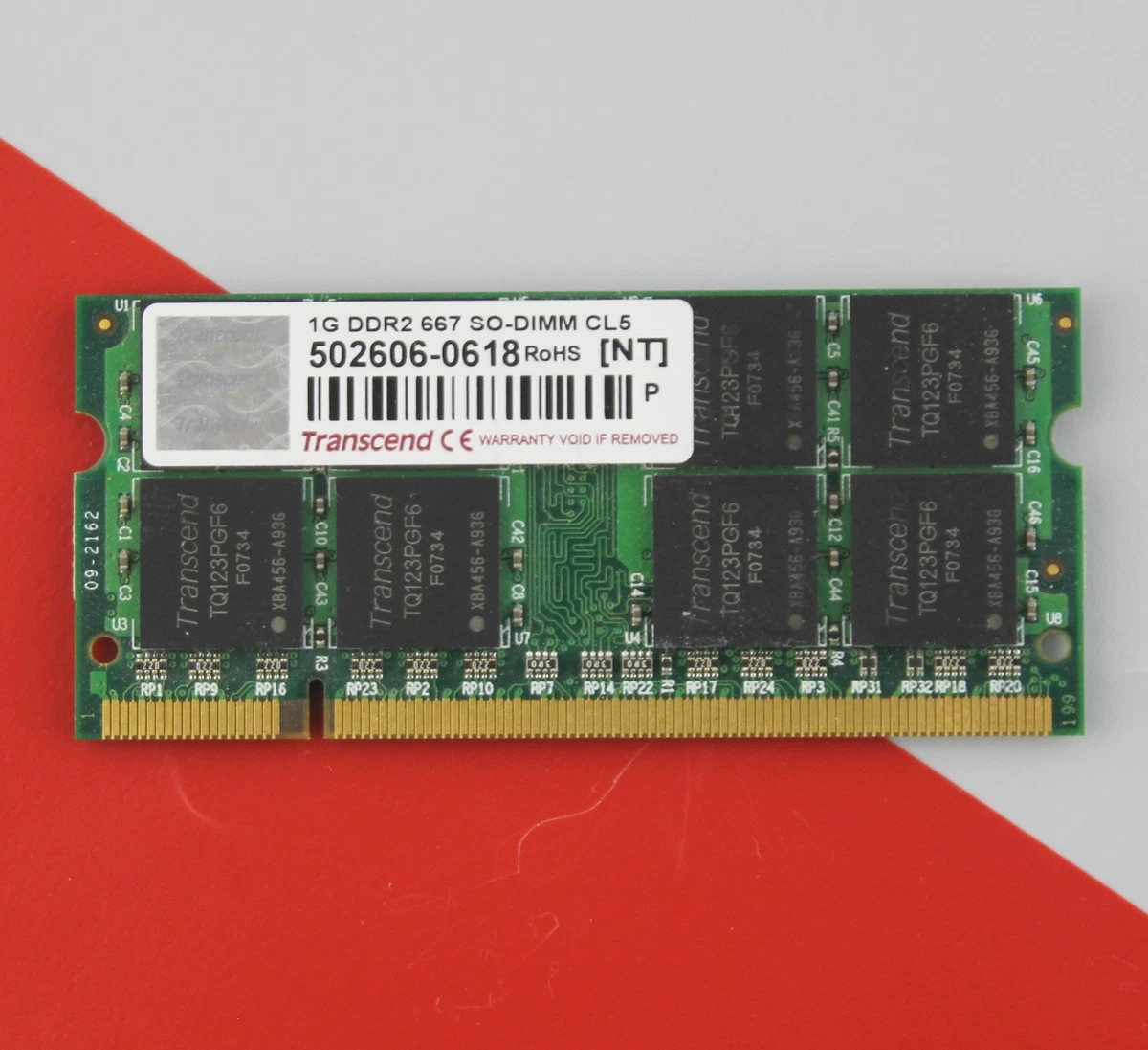 Barrette Mémoire 1Go RAM TRANSCEND TS128MSQ64V6J DDR2 SO-DIMM 667 PC2-5300