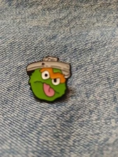 OSCAR-"SESAME STREET"- ENAMEL PIN-UNBRANDED-SHIP ALL THE PINS YOU BUY FOR $4.99