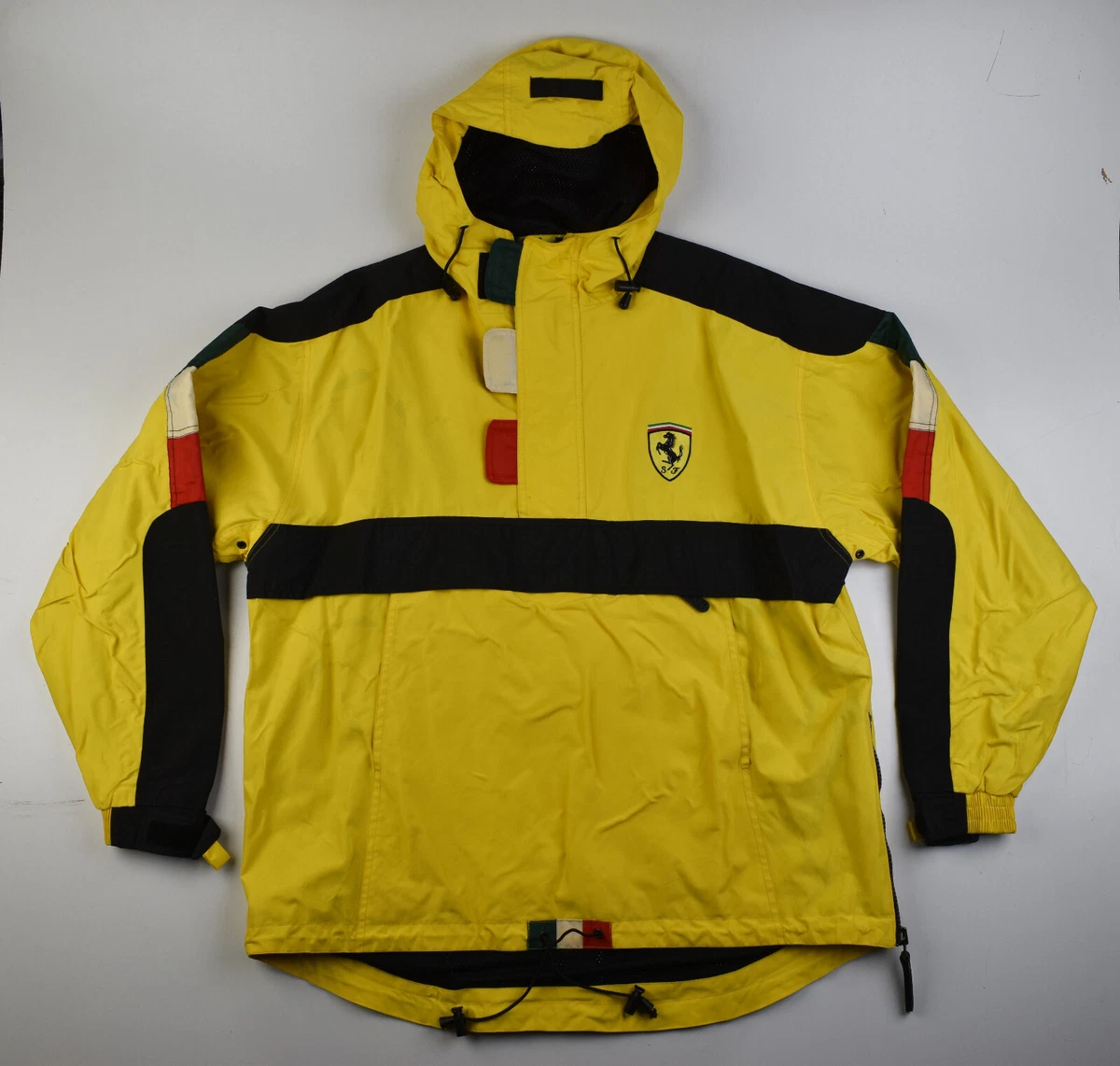 フェラーリジャンパー 公式 Mens Scuderia Ferrari Jackets | DAZN